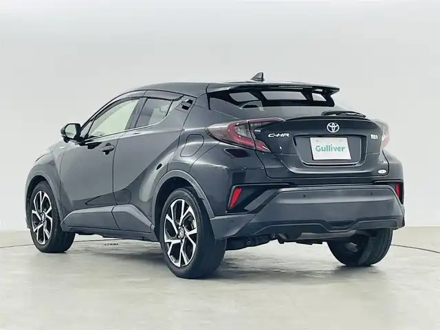 トヨタ Ｃ－ＨＲ G 福島県 2017(平29)年 5.1万km ブラックマイカ トヨタセーフティーセンス /・PCS/・車線逸脱警報/・BSM/・オートマチックハイビーム/・レーダークルーズコントロール/・ふらつき検知/バックカメラ /純正メモリナビゲーション/【AM/FM/DISC/Bluetooth/フルセグ】/型番:NSZT-W66T/ドライブレコーダー　/電子パーキング　/・ブレーキホールド　/プッシュスタート　/・スマートキー　/・スペアキー　/LEDライト　/・オートライト　/・フォグライト/ステアリングスイッチ/・革巻きステアリング/・チルトステリング/トノカバー/シーケンシャルウィンカー/・電動格納ミラー/純正フロアマット/・純正ドアバイザー/