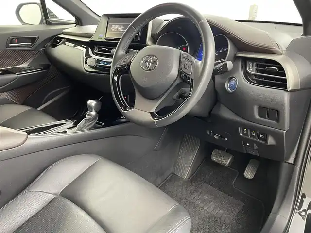 トヨタ Ｃ－ＨＲ G 福島県 2017(平29)年 5.1万km ブラックマイカ トヨタセーフティーセンス /・PCS/・車線逸脱警報/・BSM/・オートマチックハイビーム/・レーダークルーズコントロール/・ふらつき検知/バックカメラ /純正メモリナビゲーション/【AM/FM/DISC/Bluetooth/フルセグ】/型番:NSZT-W66T/ドライブレコーダー　/電子パーキング　/・ブレーキホールド　/プッシュスタート　/・スマートキー　/・スペアキー　/LEDライト　/・オートライト　/・フォグライト/ステアリングスイッチ/・革巻きステアリング/・チルトステリング/トノカバー/シーケンシャルウィンカー/・電動格納ミラー/純正フロアマット/・純正ドアバイザー/