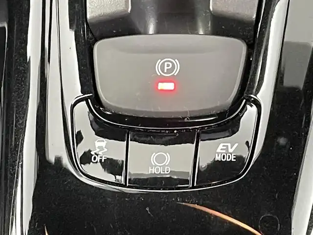 トヨタ Ｃ－ＨＲ G 福島県 2017(平29)年 5.1万km ブラックマイカ トヨタセーフティーセンス /・PCS/・車線逸脱警報/・BSM/・オートマチックハイビーム/・レーダークルーズコントロール/・ふらつき検知/バックカメラ /純正メモリナビゲーション/【AM/FM/DISC/Bluetooth/フルセグ】/型番:NSZT-W66T/ドライブレコーダー　/電子パーキング　/・ブレーキホールド　/プッシュスタート　/・スマートキー　/・スペアキー　/LEDライト　/・オートライト　/・フォグライト/ステアリングスイッチ/・革巻きステアリング/・チルトステリング/トノカバー/シーケンシャルウィンカー/・電動格納ミラー/純正フロアマット/・純正ドアバイザー/