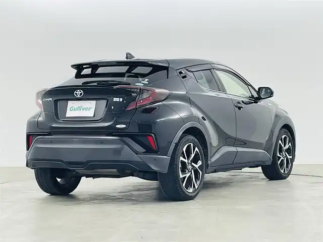 トヨタ Ｃ－ＨＲ G 福島県 2017(平29)年 5.1万km ブラックマイカ トヨタセーフティーセンス /・PCS/・車線逸脱警報/・BSM/・オートマチックハイビーム/・レーダークルーズコントロール/・ふらつき検知/バックカメラ /純正メモリナビゲーション/【AM/FM/DISC/Bluetooth/フルセグ】/型番:NSZT-W66T/ドライブレコーダー　/電子パーキング　/・ブレーキホールド　/プッシュスタート　/・スマートキー　/・スペアキー　/LEDライト　/・オートライト　/・フォグライト/ステアリングスイッチ/・革巻きステアリング/・チルトステリング/トノカバー/シーケンシャルウィンカー/・電動格納ミラー/純正フロアマット/・純正ドアバイザー/
