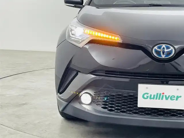 トヨタ Ｃ－ＨＲ G 福島県 2017(平29)年 5.1万km ブラックマイカ トヨタセーフティーセンス /・PCS/・車線逸脱警報/・BSM/・オートマチックハイビーム/・レーダークルーズコントロール/・ふらつき検知/バックカメラ /純正メモリナビゲーション/【AM/FM/DISC/Bluetooth/フルセグ】/型番:NSZT-W66T/ドライブレコーダー　/電子パーキング　/・ブレーキホールド　/プッシュスタート　/・スマートキー　/・スペアキー　/LEDライト　/・オートライト　/・フォグライト/ステアリングスイッチ/・革巻きステアリング/・チルトステリング/トノカバー/シーケンシャルウィンカー/・電動格納ミラー/純正フロアマット/・純正ドアバイザー/