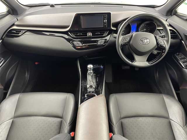 トヨタ Ｃ－ＨＲ G 福島県 2017(平29)年 5.1万km ブラックマイカ トヨタセーフティーセンス /・PCS/・車線逸脱警報/・BSM/・オートマチックハイビーム/・レーダークルーズコントロール/・ふらつき検知/バックカメラ /純正メモリナビゲーション/【AM/FM/DISC/Bluetooth/フルセグ】/型番:NSZT-W66T/ドライブレコーダー　/電子パーキング　/・ブレーキホールド　/プッシュスタート　/・スマートキー　　/LEDライト　/・オートライト　/・フォグライト/ステアリングスイッチ/・革巻きステアリング/・チルトステリング/トノカバー/シーケンシャルウィンカー/・電動格納ミラー/純正フロアマット/・純正ドアバイザー
