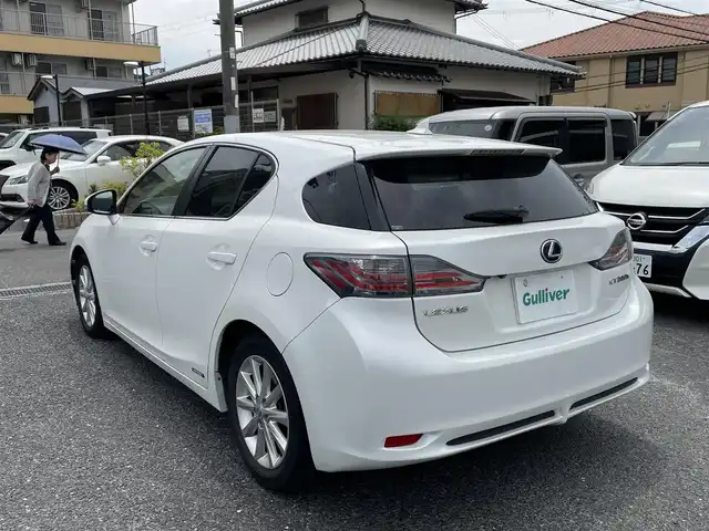 レクサス ＣＴ 200h バージョンC 大阪府 2012(平24)年 16.4万km ホワイトパールクリスタルシャイン メーカーナビ/CD.DVD.BT.フルセグ/クルコン/バックカメラ/パドルシフト/前席シートヒーター/前後カメラドラレコ/スマートキー×2/カードキー有り/プッシュスタート/純正フロアマット/ビルトインETC