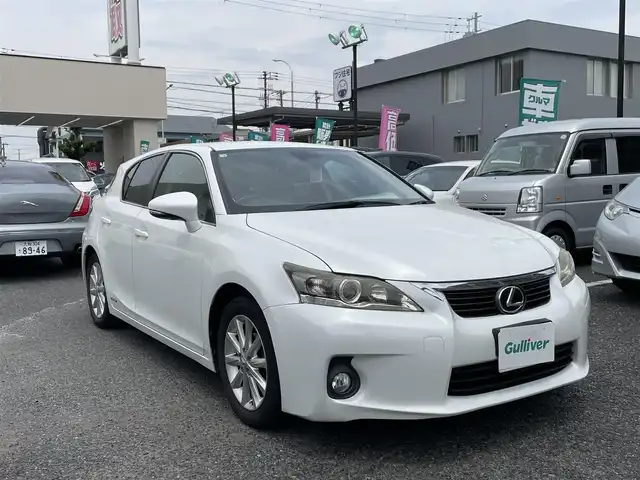 レクサス ＣＴ 200h バージョンC 大阪府 2012(平24)年 16.4万km ホワイトパールクリスタルシャイン メーカーナビ/CD.DVD.BT.フルセグ/クルコン/バックカメラ/パドルシフト/前席シートヒーター/前後カメラドラレコ/スマートキー×2/カードキー有り/プッシュスタート/純正フロアマット/ビルトインETC
