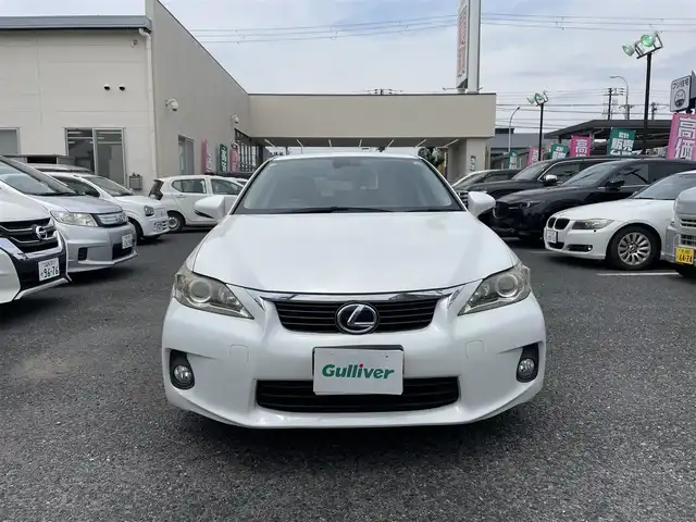 レクサス ＣＴ 200h バージョンC 大阪府 2012(平24)年 16.4万km ホワイトパールクリスタルシャイン メーカーナビ/CD.DVD.BT.フルセグ/クルコン/バックカメラ/パドルシフト/前席シートヒーター/前後カメラドラレコ/スマートキー×2/カードキー有り/プッシュスタート/純正フロアマット/ビルトインETC