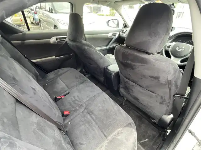 レクサス ＣＴ 200h バージョンC 大阪府 2012(平24)年 16.4万km ホワイトパールクリスタルシャイン メーカーナビ/CD.DVD.BT.フルセグ/クルコン/バックカメラ/パドルシフト/前席シートヒーター/前後カメラドラレコ/スマートキー×2/カードキー有り/プッシュスタート/純正フロアマット/ビルトインETC