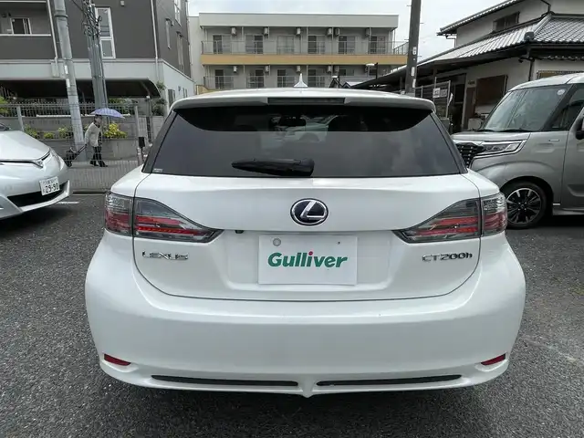 レクサス ＣＴ 200h バージョンC 大阪府 2012(平24)年 16.4万km ホワイトパールクリスタルシャイン メーカーナビ/CD.DVD.BT.フルセグ/クルコン/バックカメラ/パドルシフト/前席シートヒーター/前後カメラドラレコ/スマートキー×2/カードキー有り/プッシュスタート/純正フロアマット/ビルトインETC