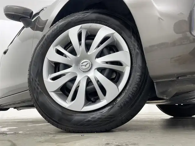 マツダ マツダ２ 15S プロアクティブ 群馬県 2021(令3)年 1.4万km チタニウムフラッシュマイカ マツダコネクトナビ/　CD/DVDプレイヤー+地上TVチューナー（フルセグ）/　Bluetooth/USB/SD/===========================/スマート・ブレーキ・サポート/マツダレーダークルーズコントロール/［全車速追従機能付］＊停車保持機能なし/レーンキープアシストシステム/アダプティブＬＥＤヘッドライト/３６０°ビュー・モニター＋フロントパーキングセンサー/（センター／コーナー）/ヘッドランプユニット内シグネチャーＬＥＤランプ/ステアリングスイッチパネル加飾（サテンクロームメッキ）/シャークフィンアンテナ（ラジオ用）/前後コーナーセンサー/前方ドライブレコーダー/ETC/前席シートヒーター/スペアキー