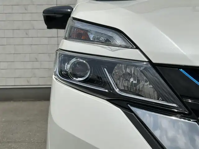 日産 セレナ e－パワー ハイウェイスター V 福岡県 2018(平30)年 4.5万km ブリリアントホワイトパール 2トーン 純正9型SDナビ（フルセグTV/CD/DVD/BT）アラウンドビューモニタープロパイロット後席モニターエマージェンシーブレーキコーナーセンサー両側パワスラドラレコETCデジタルインナーミラーUSBポート純正LEDヘッドライト純正15インチアルミホイール純正フロアマットスマートキー/地図SDカード無しの為ナビ動作未確認
