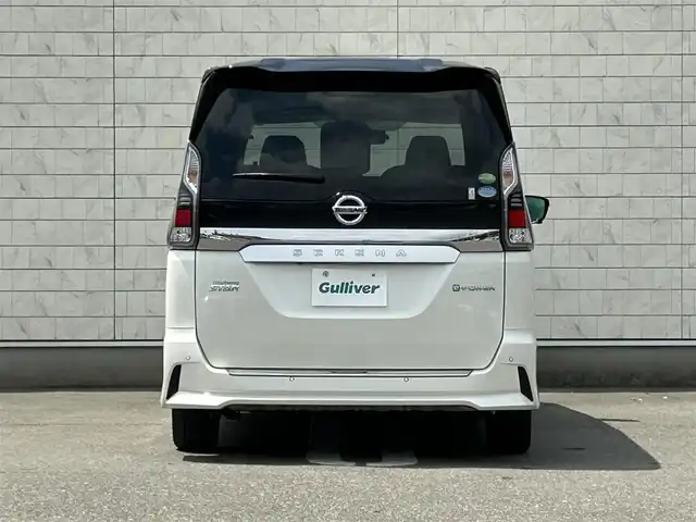 日産 セレナ e－パワー ハイウェイスター V 福岡県 2018(平30)年 4.5万km ブリリアントホワイトパール 2トーン 純正9型SDナビ（フルセグTV/CD/DVD/BT）アラウンドビューモニタープロパイロット後席モニターエマージェンシーブレーキコーナーセンサー両側パワスラドラレコETCデジタルインナーミラーUSBポート純正LEDヘッドライト純正15インチアルミホイール純正フロアマットスマートキー/地図SDカード無しの為ナビ動作未確認