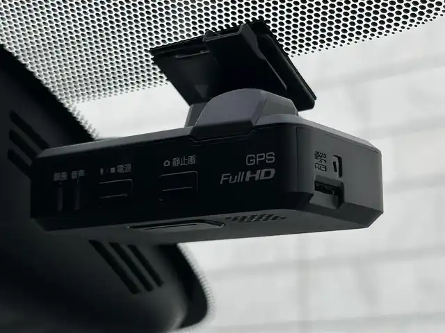 日産 セレナ e－パワー ハイウェイスター V 福岡県 2018(平30)年 4.5万km ブリリアントホワイトパール 2トーン 純正9型SDナビ（フルセグTV/CD/DVD/BT）アラウンドビューモニタープロパイロット後席モニターエマージェンシーブレーキコーナーセンサー両側パワスラドラレコETCデジタルインナーミラーUSBポート純正LEDヘッドライト純正15インチアルミホイール純正フロアマットスマートキー/地図SDカード無しの為ナビ動作未確認