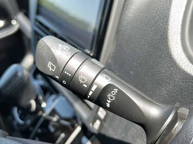 トヨタ ヴォクシー ZS 煌Ⅲ 千葉県 2021(令3)年 3.5万km ブラック ９型ナビＮＳＺＴ－Ｙ６８Ｔ　バックカメラ　フリップダウンモニターＶ１２Ｔ－Ｒ６８Ｃ　ＥＴＣ　両側パワースライドドア　セーフティセンス　クルコン　ドラレコ　ＨＤＭＩ　ＵＳＢ　１６ＡＷ　前後ソナー　ＬＥＤ