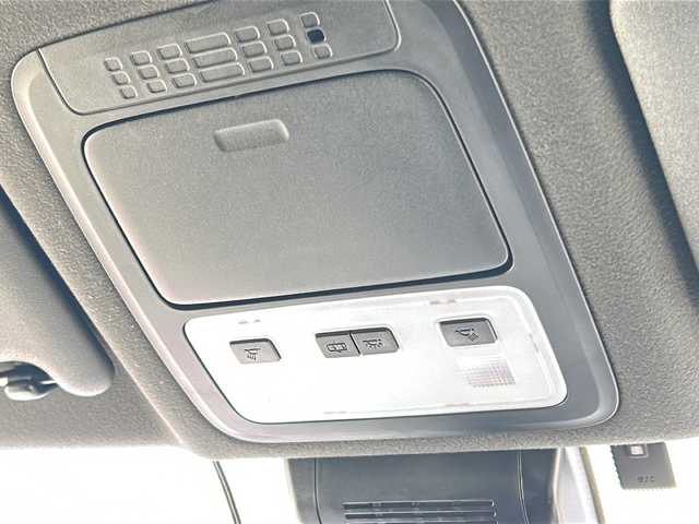 トヨタ ヴォクシー ZS 煌Ⅲ 千葉県 2021(令3)年 3.5万km ブラック ９型ナビＮＳＺＴ－Ｙ６８Ｔ　バックカメラ　フリップダウンモニターＶ１２Ｔ－Ｒ６８Ｃ　ＥＴＣ　両側パワースライドドア　セーフティセンス　クルコン　ドラレコ　ＨＤＭＩ　ＵＳＢ　１６ＡＷ　前後ソナー　ＬＥＤ
