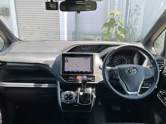 トヨタ ヴォクシー ZS 煌Ⅲ 千葉県 2021(令3)年 3.5万km ブラック ９型ナビＮＳＺＴ－Ｙ６８Ｔ　バックカメラ　フリップダウンモニターＶ１２Ｔ－Ｒ６８Ｃ　ＥＴＣ　両側パワースライドドア　セーフティセンス　クルコン　ドラレコ　ＨＤＭＩ　ＵＳＢ　１６ＡＷ　前後ソナー　ＬＥＤ
