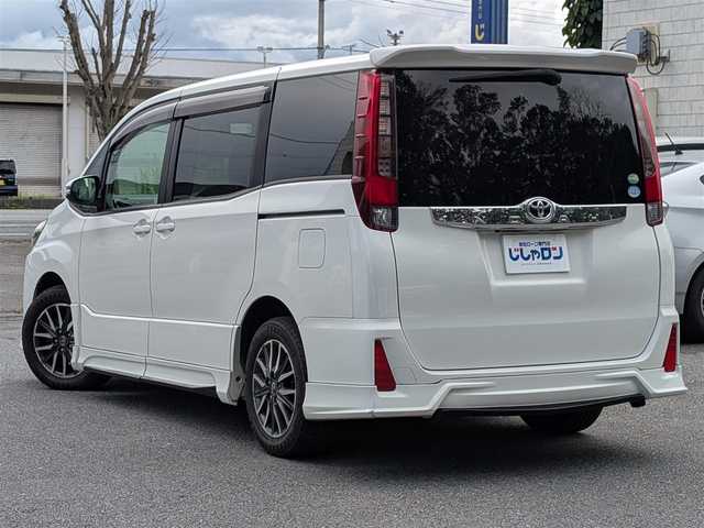 トヨタ ノア Si 栃木県 2014(平26)年 13.7万km パール ”(株)IDOMが運営する【じしゃロン宇都宮店】の自社ローン対象車両になります。こちらは現金またはオートローンご利用時の価格です。自社ローンご希望の方は別途その旨お申付け下さい。/純正ナビ(DVD/BT/TV)/バックカメラ/フリップダウンモニター/片側パワースライドドア/横滑り防止装置/ETC/アイドリングストップ/LEDヘッドライト/オートライト/社外16インチAW/プッシュスタート
