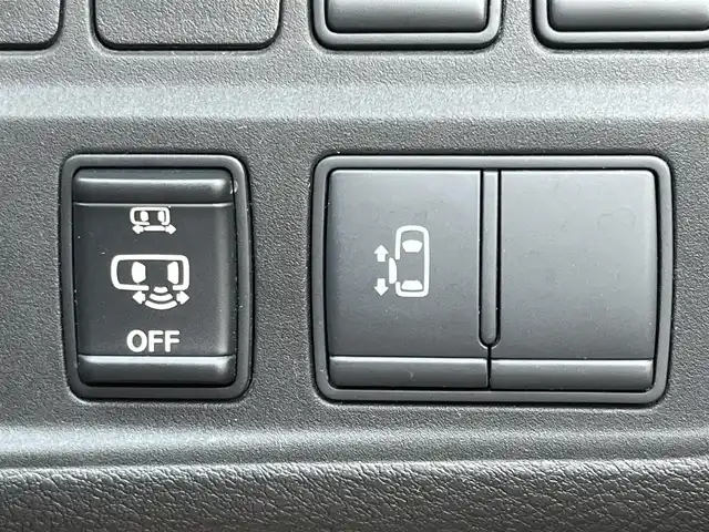日産 セレナ ハイウェイスター 奈良県 2016(平28)年 5万km ブリリアントホワイトパール 社外７インチナビ　/ｂｌｕｅｔｏｏｔｈ　/フルセグテレビ　/バックカメラ　/社外ＥＴＣ　　/片側パワースライドドア　/ハンズフリーオートスライドドア　/ステアリングスイッチ　/スペアキー　/ＬＥＤヘッドライト/オートライト/ワンオーナー
