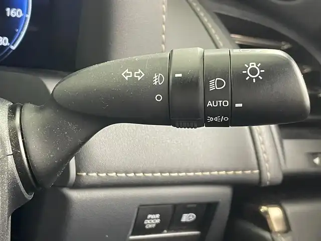 トヨタ ヴェルファイア ハイブリット Z プレミア 大分県 2023(令5)年 5万km プラチナホワイトパールマイカ Toyota Safety Sense/・プリクラッシュセーフティ/・レーントレーシングアシスト/・レーンディパーチャーアラート/・レーダークルーズコントロール/・アダプティブハイビームシステム/・オートマチックハイビーム/・ロードサインアシスト/・ドライバー異常時対応システム/・プロアクティブドライビングアシスト/・発進遅れ告知機能/・緊急時操舵支援（アクティブ操舵機能付）/フロントクロストラフィックアラート/・レーンチェンジアシスト/ツインムーンルーフ/フリップダウンモニター/純正メモリナビ/　BT/フルセグTV/・パノラミックビューモニター（床下透過表示機能付）/・両側パワースライドドア/LEDヘッドライト/ハーフレザーシート/パワーシート（1列目・2列目）/シートヒーター（1列目・2列目）/エアーシート（1列目・2列目）/純正19インチアルミホイール/前後コーナーセンサー/スマートキー/ビルトインETC2.0/オットマン/純正フロアマット