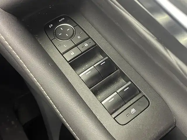 トヨタ ヴェルファイア ハイブリット Z プレミア 大分県 2023(令5)年 5万km プラチナホワイトパールマイカ Toyota Safety Sense/・プリクラッシュセーフティ/・レーントレーシングアシスト/・レーンディパーチャーアラート/・レーダークルーズコントロール/・アダプティブハイビームシステム/・オートマチックハイビーム/・ロードサインアシスト/・ドライバー異常時対応システム/・プロアクティブドライビングアシスト/・発進遅れ告知機能/・緊急時操舵支援（アクティブ操舵機能付）/フロントクロストラフィックアラート/・レーンチェンジアシスト/ツインムーンルーフ/フリップダウンモニター/純正メモリナビ/　BT/フルセグTV/・パノラミックビューモニター（床下透過表示機能付）/・両側パワースライドドア/LEDヘッドライト/ハーフレザーシート/パワーシート（1列目・2列目）/シートヒーター（1列目・2列目）/エアーシート（1列目・2列目）/純正19インチアルミホイール/前後コーナーセンサー/スマートキー/ビルトインETC2.0/オットマン/純正フロアマット