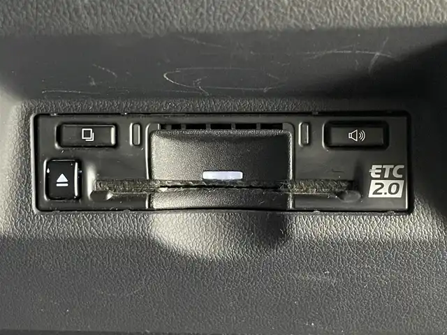 トヨタ ヴェルファイア ハイブリット Z プレミア 大分県 2023(令5)年 5万km プラチナホワイトパールマイカ Toyota Safety Sense/・プリクラッシュセーフティ/・レーントレーシングアシスト/・レーンディパーチャーアラート/・レーダークルーズコントロール/・アダプティブハイビームシステム/・オートマチックハイビーム/・ロードサインアシスト/・ドライバー異常時対応システム/・プロアクティブドライビングアシスト/・発進遅れ告知機能/・緊急時操舵支援（アクティブ操舵機能付）/フロントクロストラフィックアラート/・レーンチェンジアシスト/ツインムーンルーフ/フリップダウンモニター/純正メモリナビ/　BT/フルセグTV/・パノラミックビューモニター（床下透過表示機能付）/・両側パワースライドドア/LEDヘッドライト/ハーフレザーシート/パワーシート（1列目・2列目）/シートヒーター（1列目・2列目）/エアーシート（1列目・2列目）/純正19インチアルミホイール/前後コーナーセンサー/スマートキー/ビルトインETC2.0/オットマン/純正フロアマット