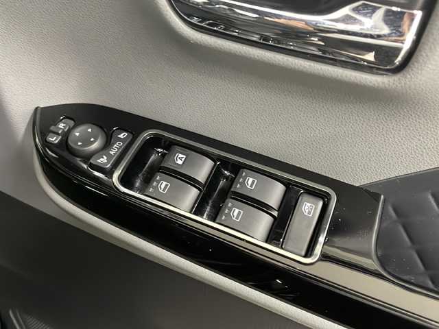 ダイハツ タント カスタム X 長崎県 2019(令1)年 5.6万km ブラックマイカメタリック 社外HDDナビ/（ワンセグ/CD/DVD/Bluetooth）/衝突軽減ブレーキ/横滑り防止装置/クリアランスソナー/両側パワースライドドア/純正14インチアルミホイール/純正LEDヘッドライト/純正フロアマット/黒半皮シート/電動格納ミラー/ドアバイザー/後席遮光カーテン