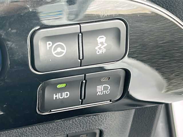 トヨタ プリウス A ツーリングセレクション 福岡県 2020(令2)年 1.7万km プラチナホワイトパールマイカ 純正9インチナビ【NSZT-Y68T】/(BT/CD/DVD/フルセグ)/全方位カメラ/レザーシート/D/N席シートヒーター/プリクラッシュセーフティー/レーダークルーズコントロール/ブラインドスポットモニター/クリアランスソナー/ヘッドアップディスプレイ/純正17インチアルミホイール/LEDヘッドライト/オートライト/オートマチックハイビーム/スペアキー