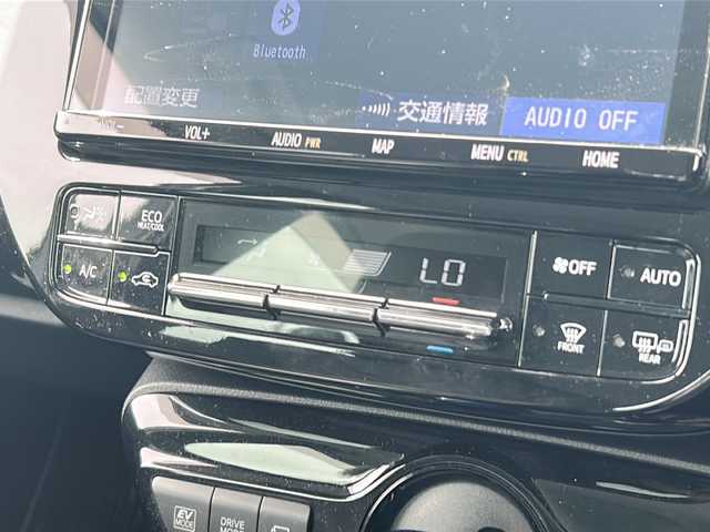 トヨタ プリウス A ツーリングセレクション 福岡県 2020(令2)年 1.7万km プラチナホワイトパールマイカ 純正9インチナビ【NSZT-Y68T】/(BT/CD/DVD/フルセグ)/全方位カメラ/レザーシート/D/N席シートヒーター/プリクラッシュセーフティー/レーダークルーズコントロール/ブラインドスポットモニター/クリアランスソナー/ヘッドアップディスプレイ/純正17インチアルミホイール/LEDヘッドライト/オートライト/オートマチックハイビーム/スペアキー