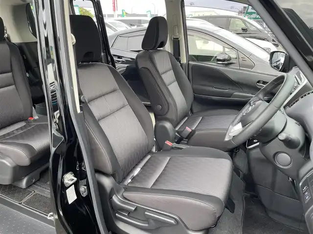 日産 セレナ 東京都 2021(令3)年 3万km 黒 プロパイロット/パナソニック9インチナビ/フルセグTV/バックカメラ/全方位カメラ/ブラインドスポットモニター/両側パワースライドドア/電子パーキング/オートホールド/純正15インチアルミホイール/純正フロアマット/ETC/3列シート/電格ミラー/ドアバイザー/スマートキー/スペアキー/保証書/取扱説明書