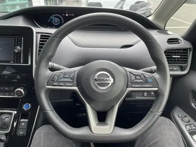日産 セレナ 東京都 2021(令3)年 3万km 黒 プロパイロット/パナソニック9インチナビ/フルセグTV/バックカメラ/全方位カメラ/ブラインドスポットモニター/両側パワースライドドア/電子パーキング/オートホールド/純正15インチアルミホイール/純正フロアマット/ETC/3列シート/電格ミラー/ドアバイザー/スマートキー/スペアキー/保証書/取扱説明書