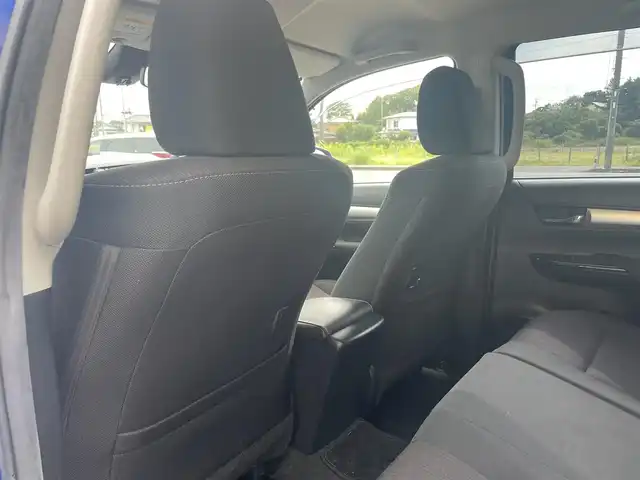 トヨタ ハイラックス Z 神奈川県 2018(平30)年 6.1万km ネビュラブルーM 安全機能装置/・衝突軽減システム/・レーンキープアシスト/・横滑り防止装置/クルーズコントロール/ダウンヒルアシスト/センターデフロック/ルーフキャリア/社外ナビ/CD/AM/FM/BT/SD/フルセグTV/社外16インチAW/スタッドレスタイヤ付きAWｘ４本/カーテンエアバッグ/サイドエアバッグ/前方ドラレコ/ETC/バックカメラ