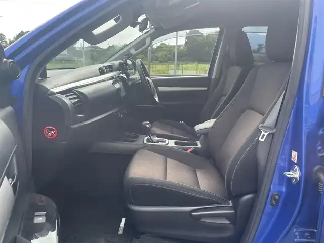 トヨタ ハイラックス Z 神奈川県 2018(平30)年 6.1万km ネビュラブルーM 安全機能装置/・衝突軽減システム/・レーンキープアシスト/・横滑り防止装置/クルーズコントロール/ダウンヒルアシスト/センターデフロック/ルーフキャリア/社外ナビ/CD/AM/FM/BT/SD/フルセグTV/社外16インチAW/スタッドレスタイヤ付きAWｘ４本/カーテンエアバッグ/サイドエアバッグ/前方ドラレコ/ETC/バックカメラ