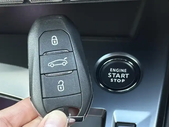 プジョー ３０８ SW GT ブルーHDi 静岡県 2023(令5)年 2.2万km パール ワンオーナー/パノラミックサンルーフ/マトリクスLEDヘッドライト/インテリジェントハイビーム/イージーエントリー/純正ナビゲーション/CarPlay/360°カメラ/ACC/LKA/BSM/ハンズフリーテールゲート/ハーフレザーシート/アンビエントライト/シートヒーター/前後ドライブレコーダー