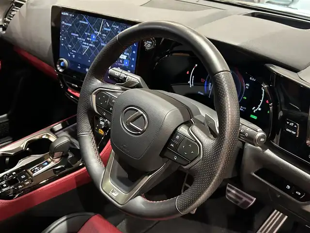 レクサス ＮＸ 350h Fスポーツ 道央・札幌 2023(令5)年 3万km グラファイトブラックガラスフレーク パノラマルーフ/ルーフレール/デジタルインナーミラー/おくだけ充電/パノラミックビューモニター/パーキングサポートブレーキ/三眼フルLEDヘッドランプ/アダプティブハイビームアシストシステム/Fスポーツ専用本革スポーツシート/シートヒーター/シートベンチレーション/ステアリングヒーター/純正メモリナビ/フルセグTV/USB/Bluetooth/パワーテールゲート