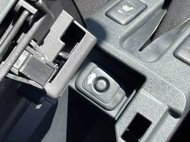 ダイハツ コペン エクスプレイ 静岡県 2024(令6)年 0.2万km マタドールレッドP ワンオーナー/純正ナビ/地デジTV/純正CD/DVD/Bluetooth/バックカメラ/シートヒーター/LEDヘッドライト/フォグランプ/純正16インチAW/LEDヘッドライト/スマートキー/スペアキー/保証書/取説
