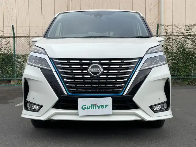 日産 セレナ e－パワー ハイウェイスター V 東京都 2021(令3)年 7万km ブリリアントホワイトパール 純正10インチナビ/(DVD/CD/フルセグTV/Bluetooth/SD)/後席用モニター/アラウンドビューモニター/インテリジェントルームミラー/両側パワースライドドア/プロパイロット/ブラインドスポットモニター/エマージェンシーブレーキサポート/車線逸脱警報/前後コーナーセンサー/ＥＴＣ/LED/オートライト/スマートキー