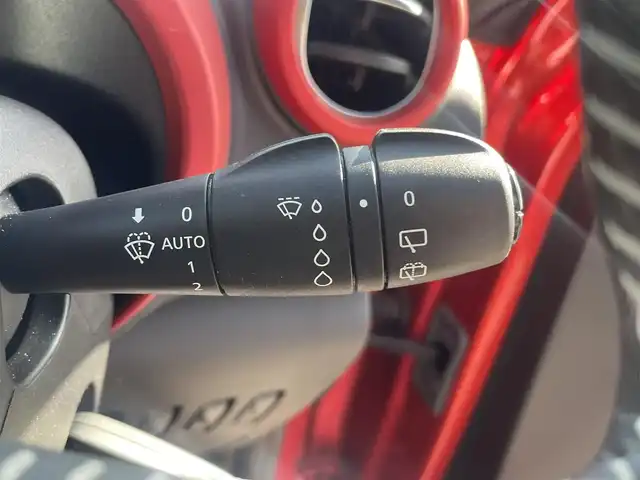 ルノー トゥインゴ インテンス 栃木県 2018(平30)年 2.5万km 赤 リアトラフィックアラート/クルーズコントロール/純正オーディオ/純正15インチアルミ/リモコンキー/ステアリングスイッチ/アイドリングストップ/オートエアコン/パワーウィンドウ/パワーステアリング