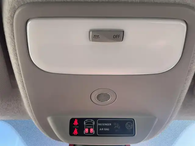 ルノー トゥインゴ インテンス 栃木県 2018(平30)年 2.5万km 赤 リアトラフィックアラート/クルーズコントロール/純正オーディオ/純正15インチアルミ/リモコンキー/ステアリングスイッチ/アイドリングストップ/オートエアコン/パワーウィンドウ/パワーステアリング