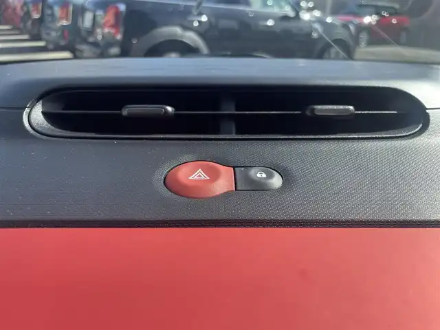 ルノー トゥインゴ インテンス 栃木県 2018(平30)年 2.5万km 赤 リアトラフィックアラート/クルーズコントロール/純正オーディオ/純正15インチアルミ/リモコンキー/ステアリングスイッチ/アイドリングストップ/オートエアコン/パワーウィンドウ/パワーステアリング