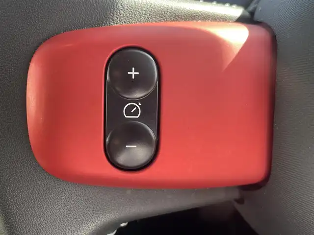 ルノー トゥインゴ インテンス 栃木県 2018(平30)年 2.5万km 赤 リアトラフィックアラート/クルーズコントロール/純正オーディオ/純正15インチアルミ/リモコンキー/ステアリングスイッチ/アイドリングストップ/オートエアコン/パワーウィンドウ/パワーステアリング