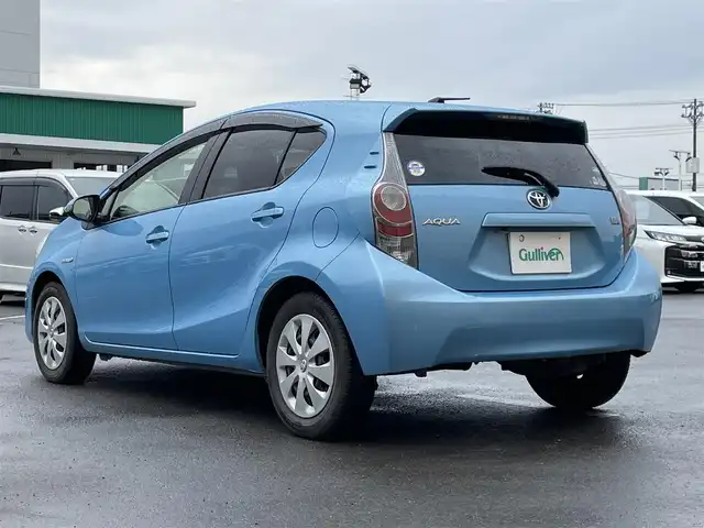 トヨタ アクア G 福井県 2013(平25)年 4.3万km クールソーダメタリック ユーザー買取車/純正ナビ/＜フルセグ/SD/BT＞/バックビューモニター/ドライブレコーダー/シートヒーター/ドライブモード/ナノイー/車両接近通報装置/電格ミラー/純正フロアマット/ドアバイザー/プッシュスタート/スマートキー/Fフォグランプ