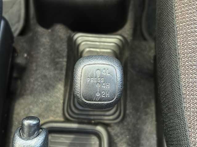 三菱 パジェロ ミニ ナビエディション VR 鳥取県 2010(平22)年 7万km クールシルバーM/ラズベリーレッドP インタークーラーターボ/トランスファ４WD/背面ハードカバー/純正キーレス/純正メモリナビ/フルセグ・USB/TVキャンセラー/ETCユニット/スタットレス４本積込み/保証書・取説