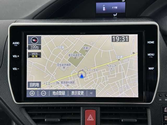 トヨタ ヴォクシー ハイブリッド ZS 埼玉県 2021(令3)年 3.9万km ホワイトパールクリスタルシャイン 純８型ナビ　温シート　両側電動　後席モニター　クルーズコントロール　衝突軽減システム　コーナーセンサー　オートハイビーム　レーンキープアシスト　スペアキー　禁煙車　Ｂｌｕｅｔｏｏｔｈ　フルセグ