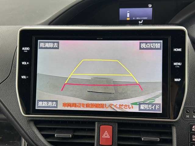 トヨタ ヴォクシー ハイブリッド ZS 埼玉県 2021(令3)年 3.9万km ホワイトパールクリスタルシャイン 純８型ナビ　温シート　両側電動　後席モニター　クルーズコントロール　衝突軽減システム　コーナーセンサー　オートハイビーム　レーンキープアシスト　スペアキー　禁煙車　Ｂｌｕｅｔｏｏｔｈ　フルセグ