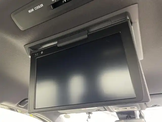 トヨタ ヴォクシー ハイブリッド ZS 埼玉県 2021(令3)年 3.9万km ホワイトパールクリスタルシャイン 純８型ナビ　温シート　両側電動　後席モニター　クルーズコントロール　衝突軽減システム　コーナーセンサー　オートハイビーム　レーンキープアシスト　スペアキー　禁煙車　Ｂｌｕｅｔｏｏｔｈ　フルセグ