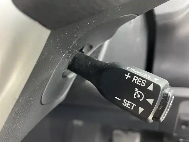 トヨタ ヴォクシー ハイブリッド ZS 埼玉県 2021(令3)年 3.9万km ホワイトパールクリスタルシャイン 純８型ナビ　温シート　両側電動　後席モニター　クルーズコントロール　衝突軽減システム　コーナーセンサー　オートハイビーム　レーンキープアシスト　スペアキー　禁煙車　Ｂｌｕｅｔｏｏｔｈ　フルセグ