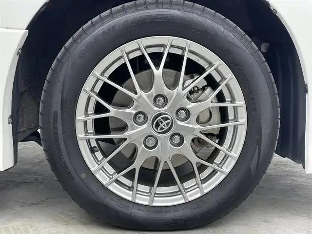 トヨタ ヴォクシー ハイブリッド ZS 埼玉県 2021(令3)年 3.9万km ホワイトパールクリスタルシャイン 純８型ナビ　温シート　両側電動　後席モニター　クルーズコントロール　衝突軽減システム　コーナーセンサー　オートハイビーム　レーンキープアシスト　スペアキー　禁煙車　Ｂｌｕｅｔｏｏｔｈ　フルセグ