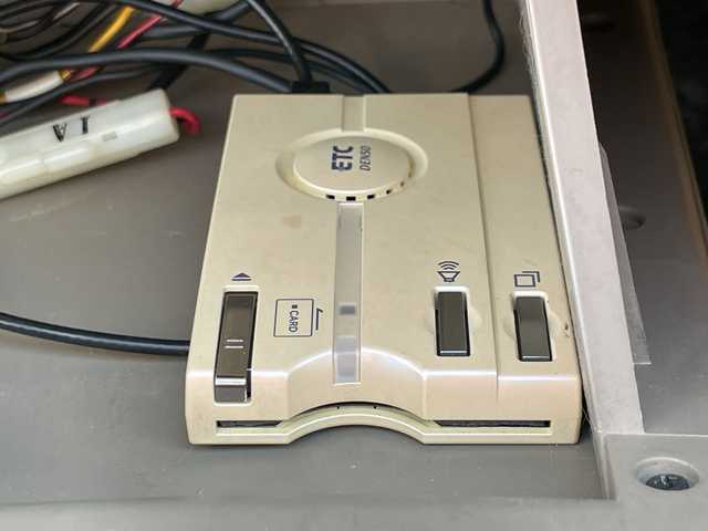 ダイハツ ミラ アヴィ X 道央・札幌 2006(平18)年 3.7万km ブライトシルバーメタリック 外部検査実施済み/４ＷＤ/純正ＣＤ＆ＭＤ/ＥＴＣ/ｍｏｍｏステアリング/純正１４inアルミホイール/Ｗエアバッグ/ＡＢＳ/リモコンキー/フロアマット/新車保証書/取扱説明書