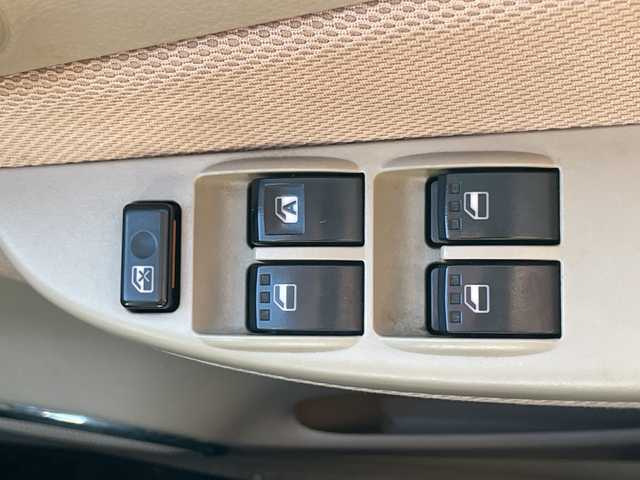 ダイハツ ミラ アヴィ X 道央・札幌 2006(平18)年 3.7万km ブライトシルバーメタリック 外部検査実施済み/４ＷＤ/純正ＣＤ＆ＭＤ/ＥＴＣ/ｍｏｍｏステアリング/純正１４inアルミホイール/Ｗエアバッグ/ＡＢＳ/リモコンキー/フロアマット/新車保証書/取扱説明書