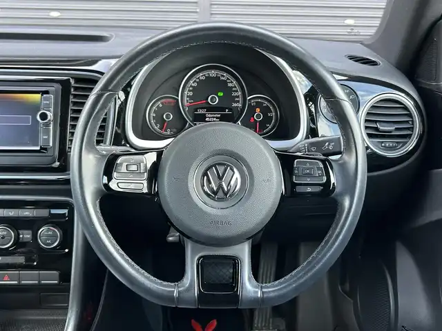 フォルクスワーゲン ザ・ビートル デザイン 茨城県 2018(平30)年 4.6万km ディープブラックパールエフェクト 後期型 /純正ナビ /TV /BT/DVD/CD/USB /Bカメラ /スマートエントリードライブ /ブラインドスポットモニター /トランクスポイラー /クルーズコントロール /パドルシフト /純正17インチアルミホイール /HIDヘッドライト /オートライト /禁煙車