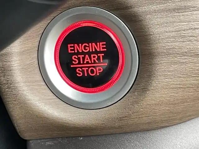 ホンダ フリード G ホンダセンシング 千葉県 2022(令4)年 2.7万km プラチナホワイトパール 禁煙車/ホンダセンシング/・誤発進抑制機能（前方・後方）/・近距離衝突軽減ブレーキ（前方・後方）/・路外逸脱抑制機能/・歩行者事故低減ステアリング/・車線維持支援システム/・追従機能付きクルーズコントロール/・先行車発進お知らせ機能/・標識認識機能/・オートハイビーム/純正ナビ/・型式：Gathers/VXM-225Ci/・CD/Bluetooth/FMAM/バックカメラ/シートヒーター/コーナーセンサー/ビルトインＥＴＣ/LEDオートライト/純正フロアマット/スペアキー1本/サイドバイザー/オートエアコン（プラズマクラスター）/プッシュエンジンスタート