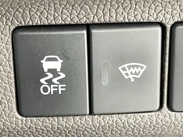 ホンダ フリード G ホンダセンシング 千葉県 2022(令4)年 2.7万km プラチナホワイトパール 禁煙車/ホンダセンシング/・誤発進抑制機能（前方・後方）/・近距離衝突軽減ブレーキ（前方・後方）/・路外逸脱抑制機能/・歩行者事故低減ステアリング/・車線維持支援システム/・追従機能付きクルーズコントロール/・先行車発進お知らせ機能/・標識認識機能/・オートハイビーム/純正ナビ/・型式：Gathers/VXM-225Ci/・CD/Bluetooth/FMAM/バックカメラ/シートヒーター/コーナーセンサー/ビルトインＥＴＣ/LEDオートライト/純正フロアマット/スペアキー1本/サイドバイザー/オートエアコン（プラズマクラスター）/プッシュエンジンスタート